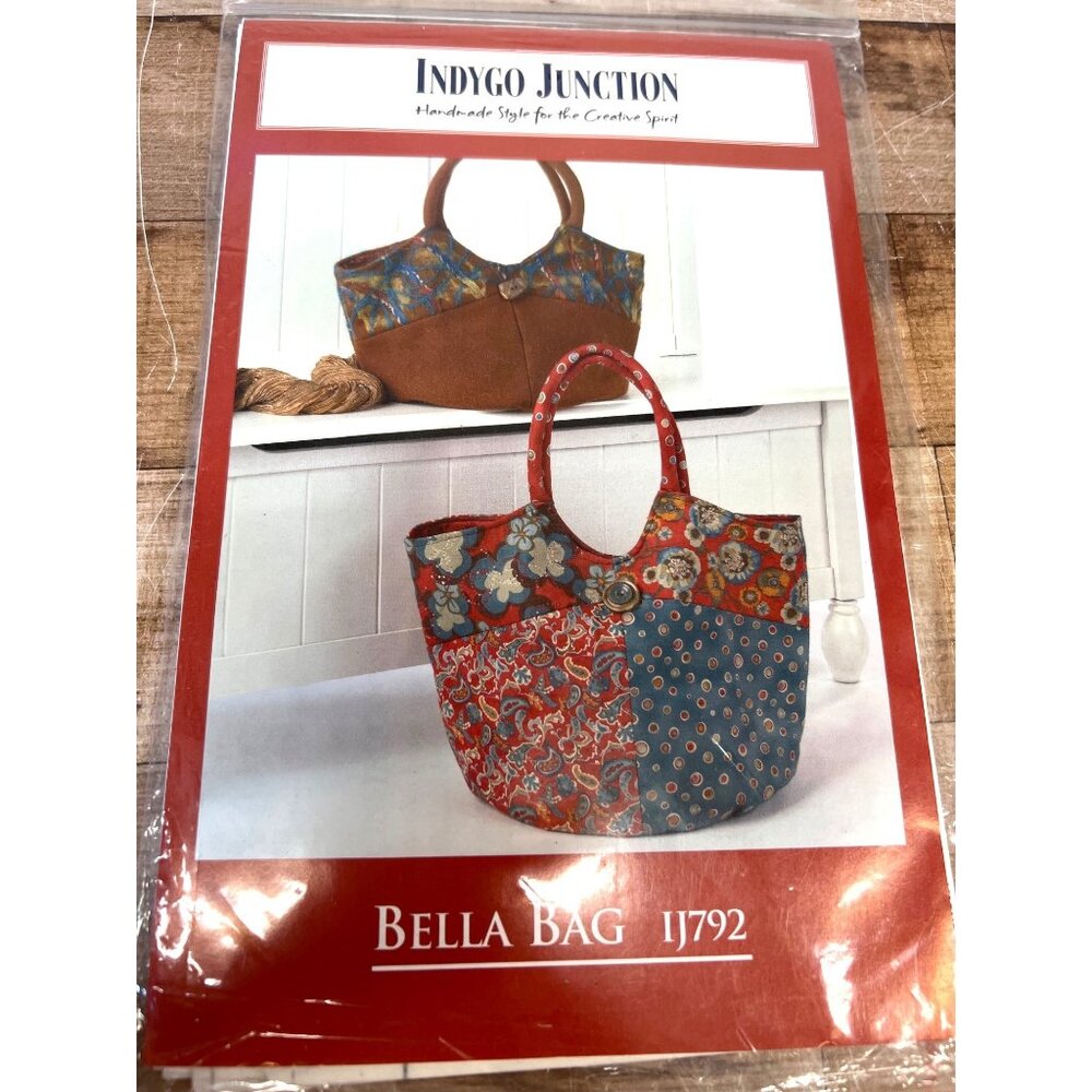 Bella Bag quilt purse pattern by Indygo Junction